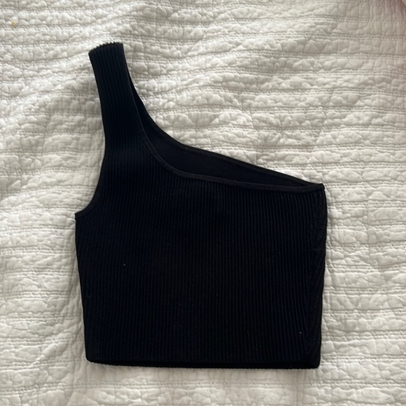 Sculpt Knit One-Shoulder Cropped Tank - Picture 4 of 5